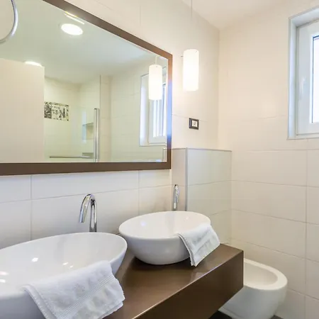 Alba Bianca Near Pula For 6 People With Children Playground And Wellness ヴィラ *