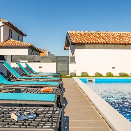 Villa Alba Bianca Near Pula For 6 People With Children Playground And Wellness