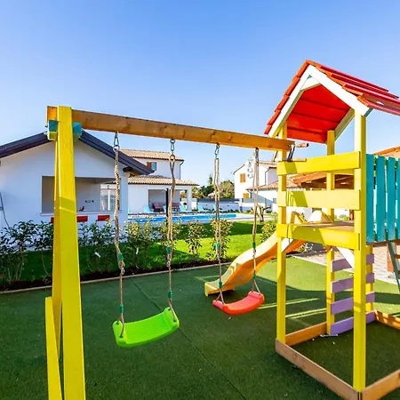 Villa Alba Bianca Near Pula For 6 People With Children Playground And Wellness