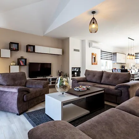 Villa Alba Bianca Near Pula For 6 People With Children Playground And Wellness *