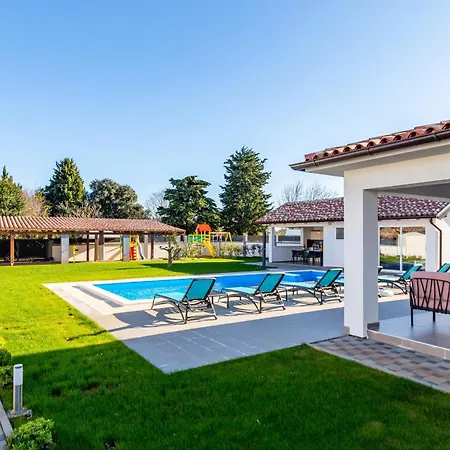 Villa Alba Bianca Near Pula For 6 People With Children Playground And Wellness Sisan