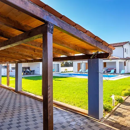 Villa Alba Bianca Near Pula For 6 People With Children Playground And Wellness