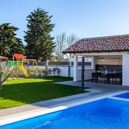 Alba Bianca Near Pula For 6 People With Children Playground And Wellness * Sisan